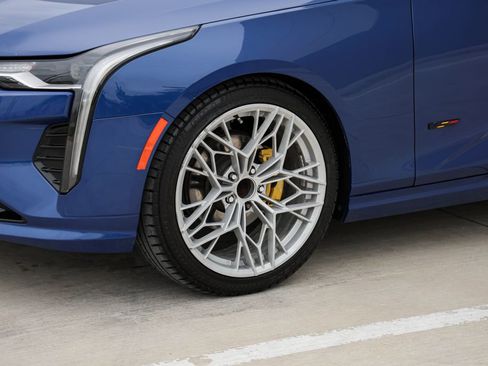 Used 2023 Cadillac CT4 Luxury RWD image 30