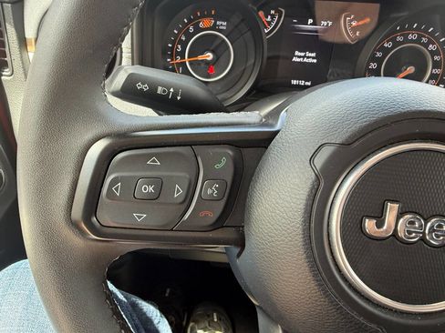 Used 2025 Jeep Wrangler Unlimited Sport AWD/4WD image 28