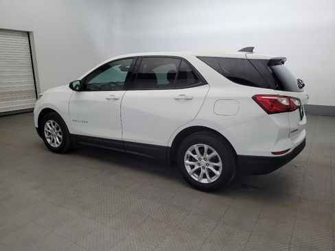 Used 2019 Chevrolet Equinox LS w/ LS Convenience Package FWD image 3