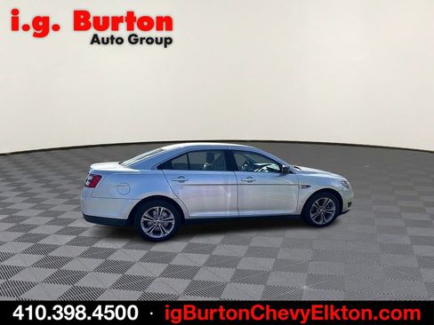 Used 2017 Ford Taurus SE FWD image 5