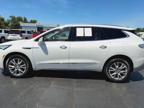 Certified 2023 Buick Enclave Essence w/ Experience Buick Package FWD image 5