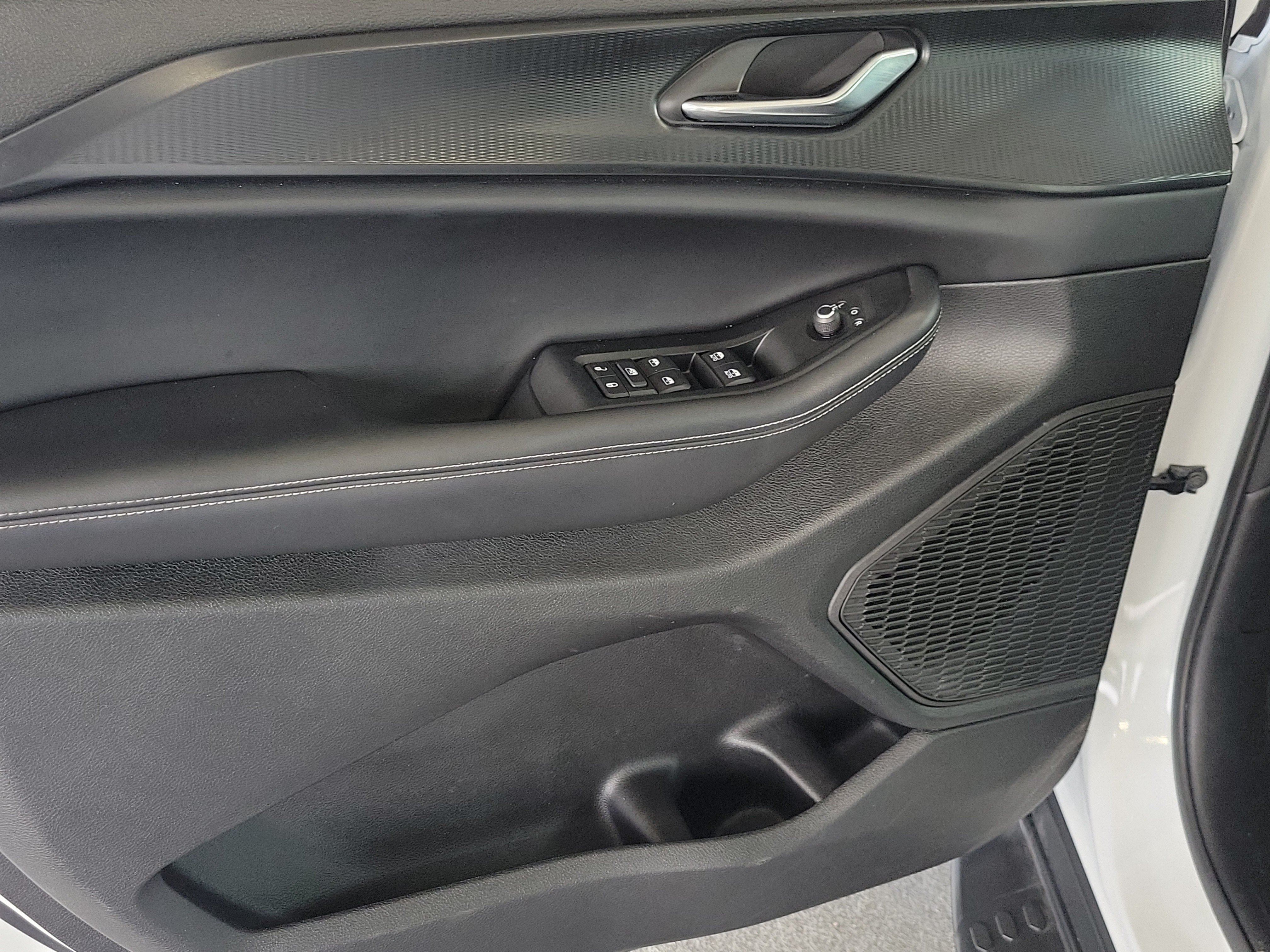 Certified 2025 Jeep Grand Cherokee Altitude RWD image 16