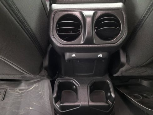 Used 2023 Jeep Gladiator Sport AWD/4WD image 23