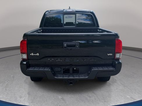 Used 2021 Toyota Tacoma SR AWD/4WD image 6