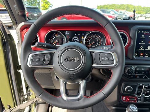 Used 2023 Jeep Gladiator Rubicon w/ Cold Weather Group AWD/4WD image 13