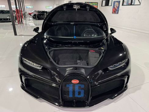 Used 2022 Bugatti Chiron Pur Sport image 31