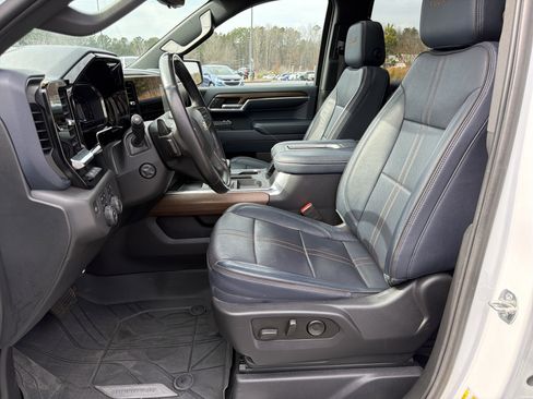 Used 2022 Chevrolet Silverado 1500 High Country w/ High Country Premium Package image 9