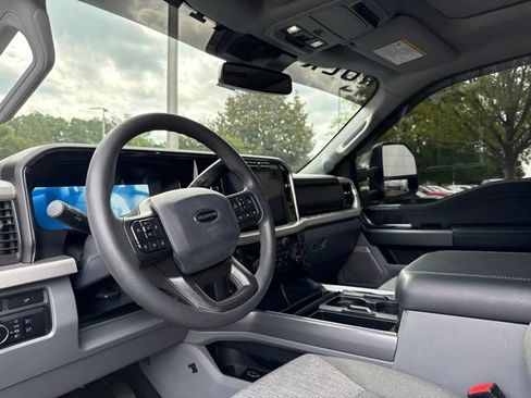 Used 2024 Ford F250 XLT w/ Black Appearance Package AWD/4WD image 4