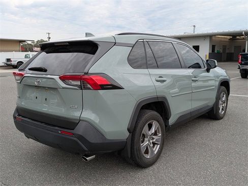 Used 2022 Toyota RAV4 XLE image 3
