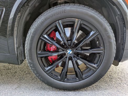 Used 2022 BMW X5 M50i w/ Parking Assistance Package image 30