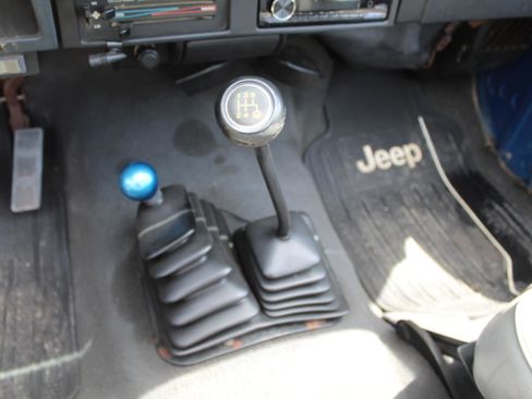 Used 1993 Jeep Wrangler S image 22