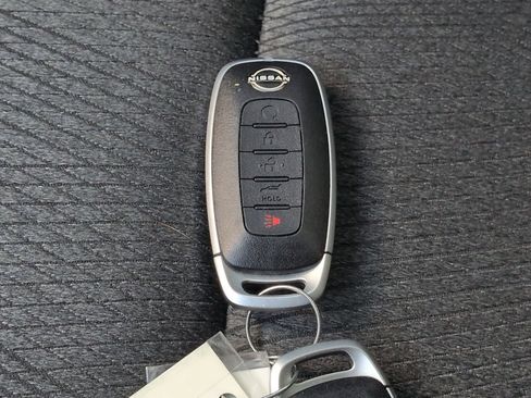 Used 2024 Nissan Rogue SV image 27