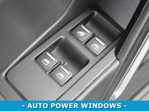 Used 2019 Volkswagen Beetle 2.0T S image 7