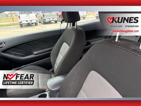 Used 2016 Kia Forte Koup EX image 17
