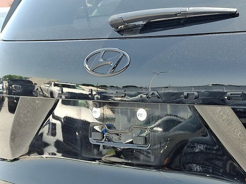 Used 2025 Hyundai Palisade Calligraphy image 32