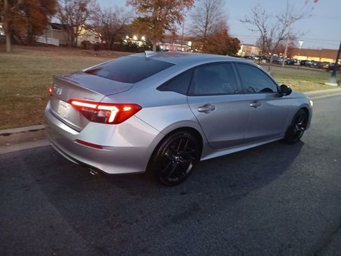 Used 2023 Honda Civic Sport image 11