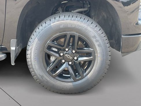 Certified 2022 Chevrolet Silverado 1500 LT Trail Boss w/ LT Trail Boss Premium Package AWD/4WD image 9