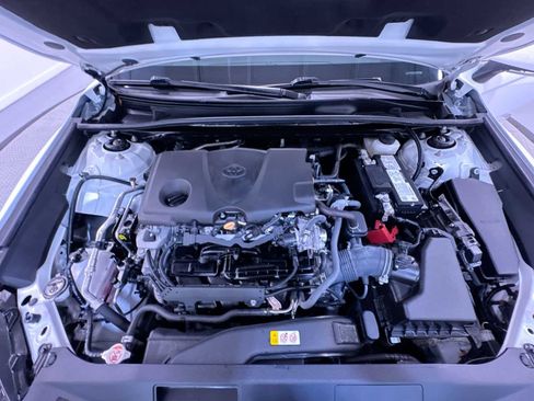 Used 2024 Toyota Camry SE FWD image 11