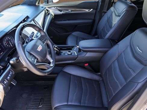 Certified 2025 Cadillac XT6 Sport w/ Platinum Package image 9