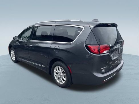 Used 2020 Chrysler Pacifica Touring-L FWD image 5