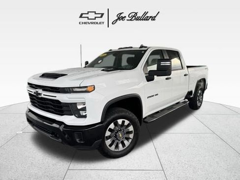 Used 2024 Chevrolet Silverado 2500 Custom w/ Custom Convenience Package image 1