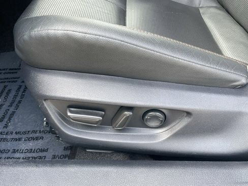 Used 2025 Toyota Camry XLE image 10