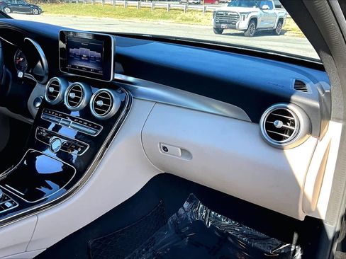 Used 2018 Mercedes-Benz C 300 4MATIC Sedan image 18