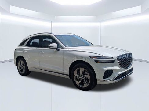 Used 2026 Genesis GV70 2.5T Advanced AWD/4WD image 2