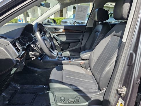 Used 2020 Audi Q5 2.0T Premium w/ Convenience Package image 3