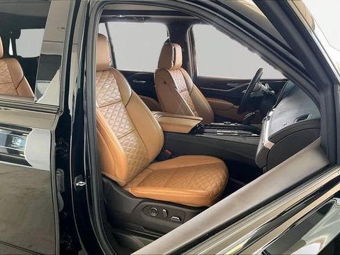 Used 2024 Cadillac Escalade Sport w/ Touring Package AWD/4WD image 21
