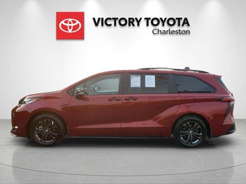 Used 2025 Toyota Sienna XSE w/ XSE Premium Package AWD/4WD image 2