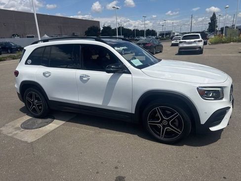 Used 2022 Mercedes-Benz GLB 250 4MATIC image 5