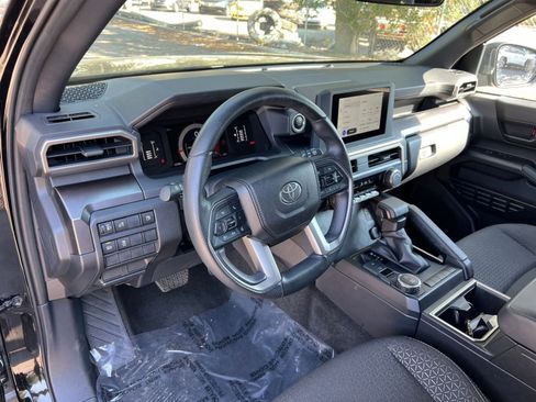Used 2025 Toyota 4Runner SR5 image 28