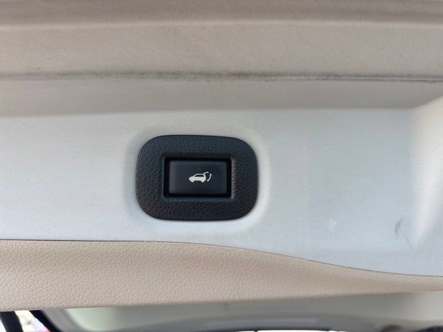 Used 2016 Nissan Rogue SL w/ SL Premium Package AWD/4WD image 21