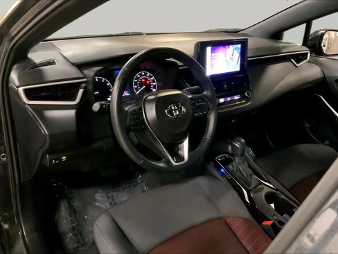 Used 2025 Toyota Corolla SE w/ Convenience Package FWD image 18