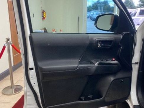 Used 2019 Toyota Tacoma TRD Pro image 8
