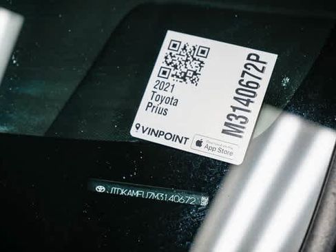 Certified 2021 Toyota Prius L Eco image 27