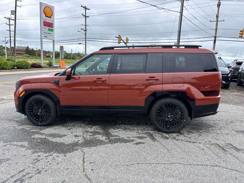 Used 2025 Hyundai Santa Fe Calligraphy image 2