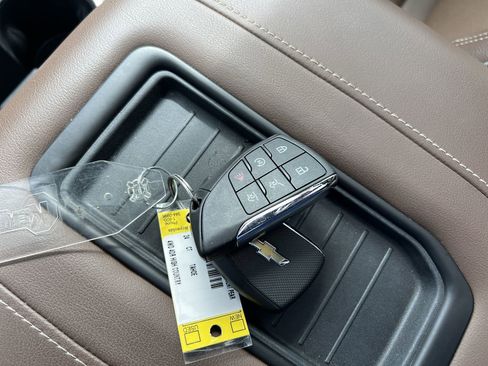 Used 2024 Chevrolet Tahoe High Country image 38