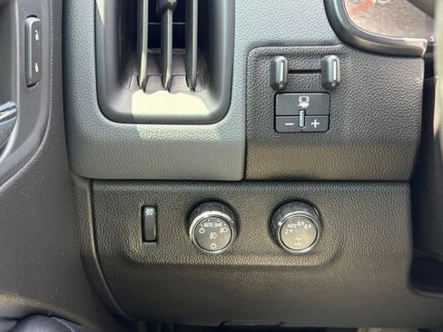 Used 2019 Chevrolet Colorado Z71 w/ Z71 Midnight Edition AWD/4WD image 19