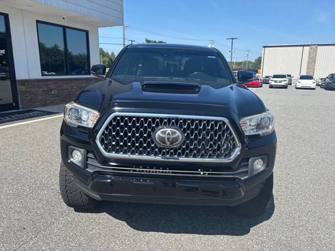 Used 2019 Toyota Tacoma TRD Sport AWD/4WD image 10