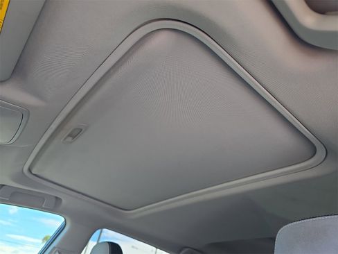 Used 2017 Toyota RAV4 XLE image 17