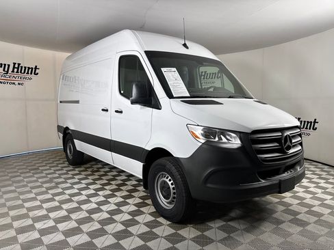 Used 2024 Mercedes-Benz Sprinter 2500 w/ Acoustic Package image 3