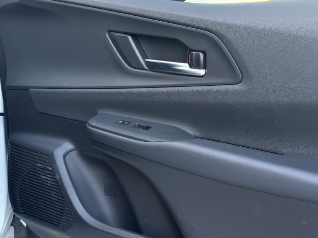 Used 2025 Toyota Prius FWD image 27