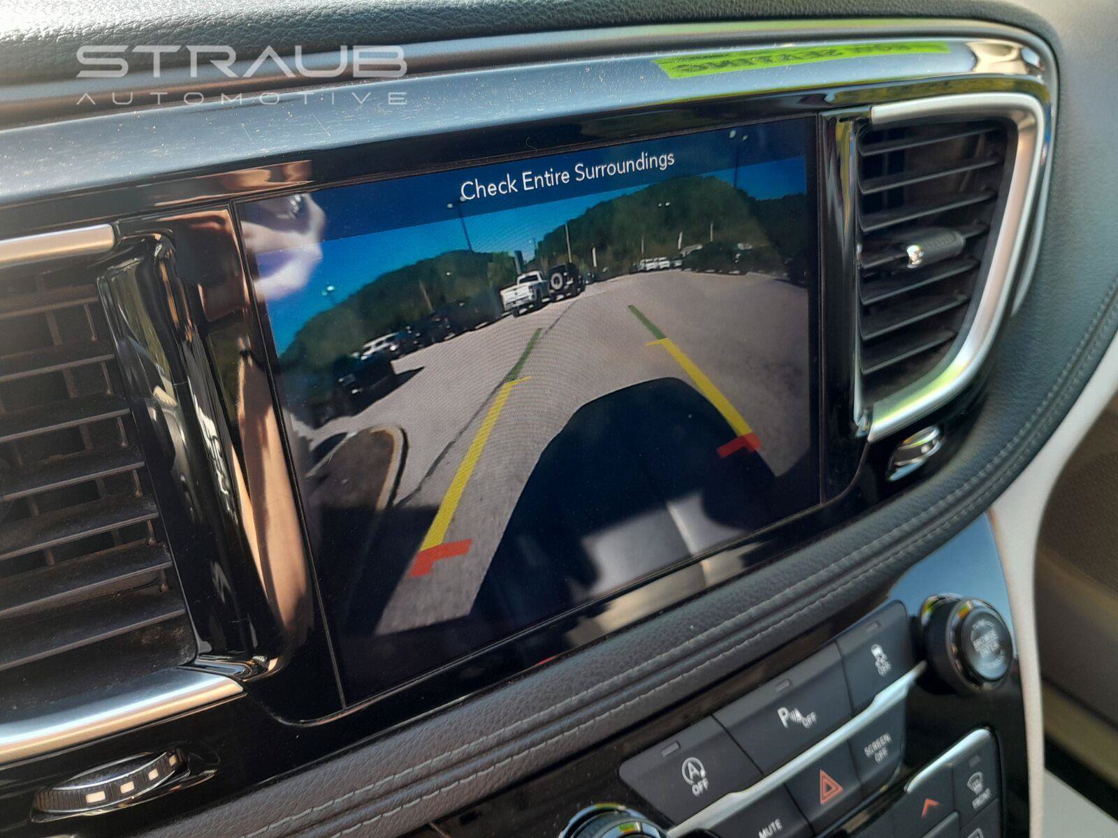 Used 2019 Chrysler Pacifica Limited FWD image 22