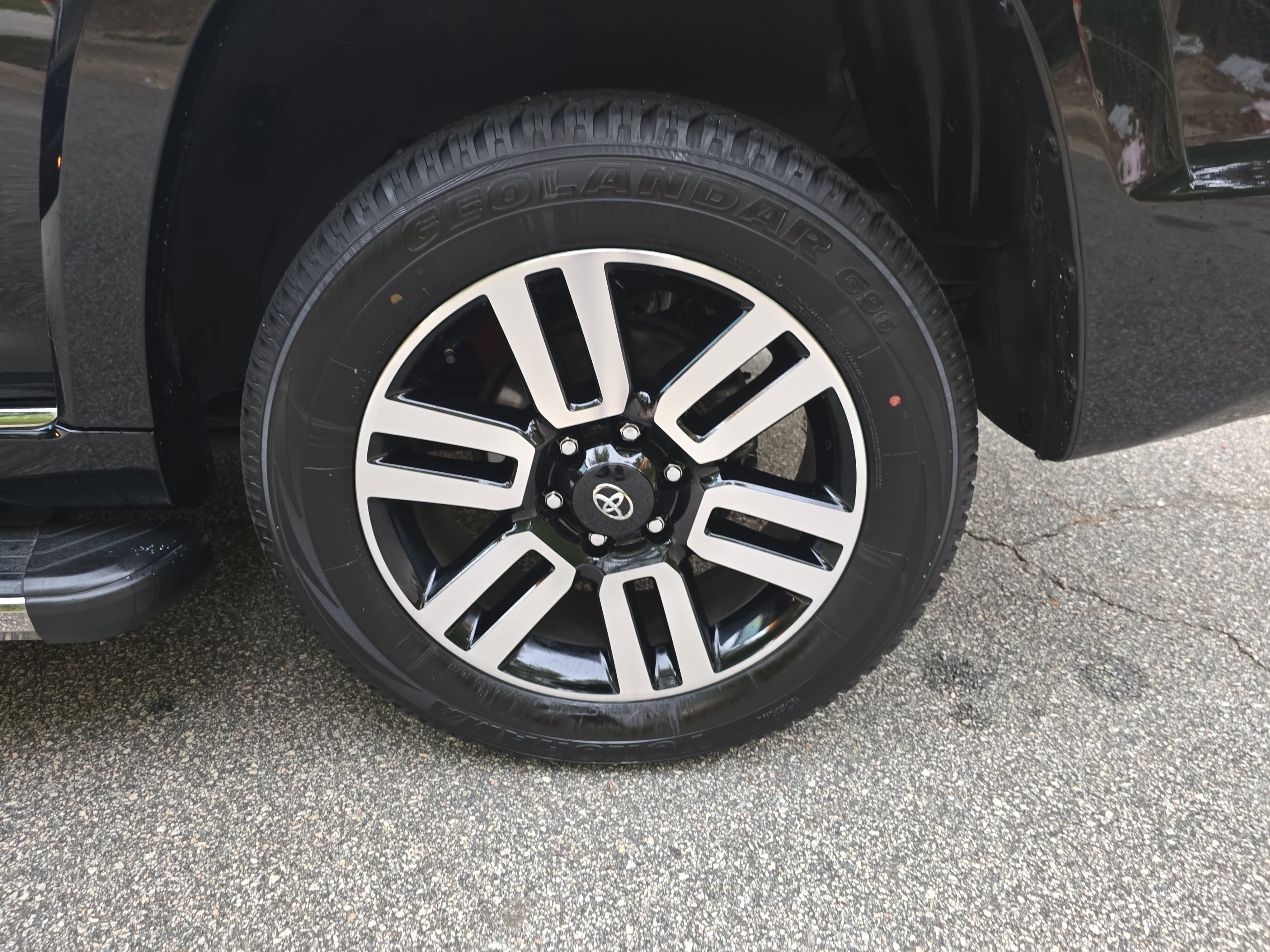 Used 2024 Toyota 4Runner Limited AWD/4WD image 30