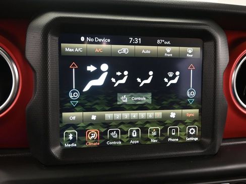 Used 2022 Jeep Wrangler Unlimited Rubicon w/ LED Lighting Group AWD/4WD image 34