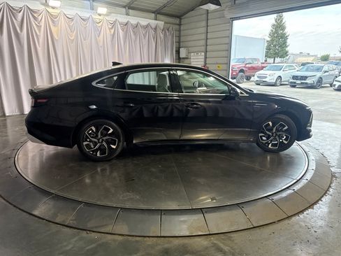 Used 2025 Hyundai Sonata SEL FWD image 4