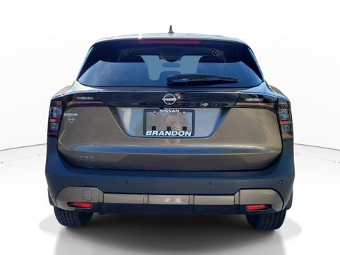 Certified 2025 Nissan Kicks SV FWD image 6