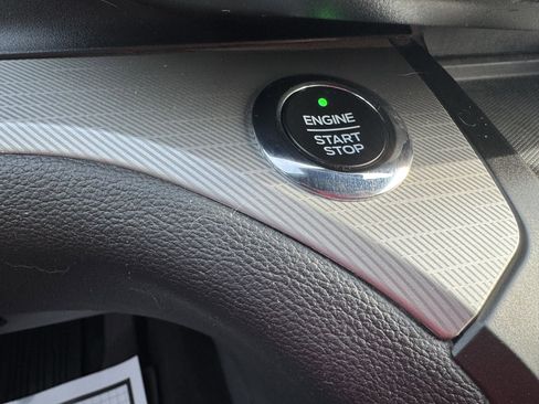 Used 2020 Ford Explorer XLT w/ Comfort Package image 16